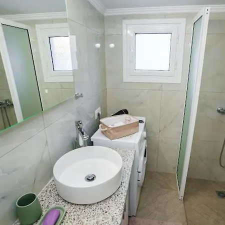 Filippos 2 * Finiq